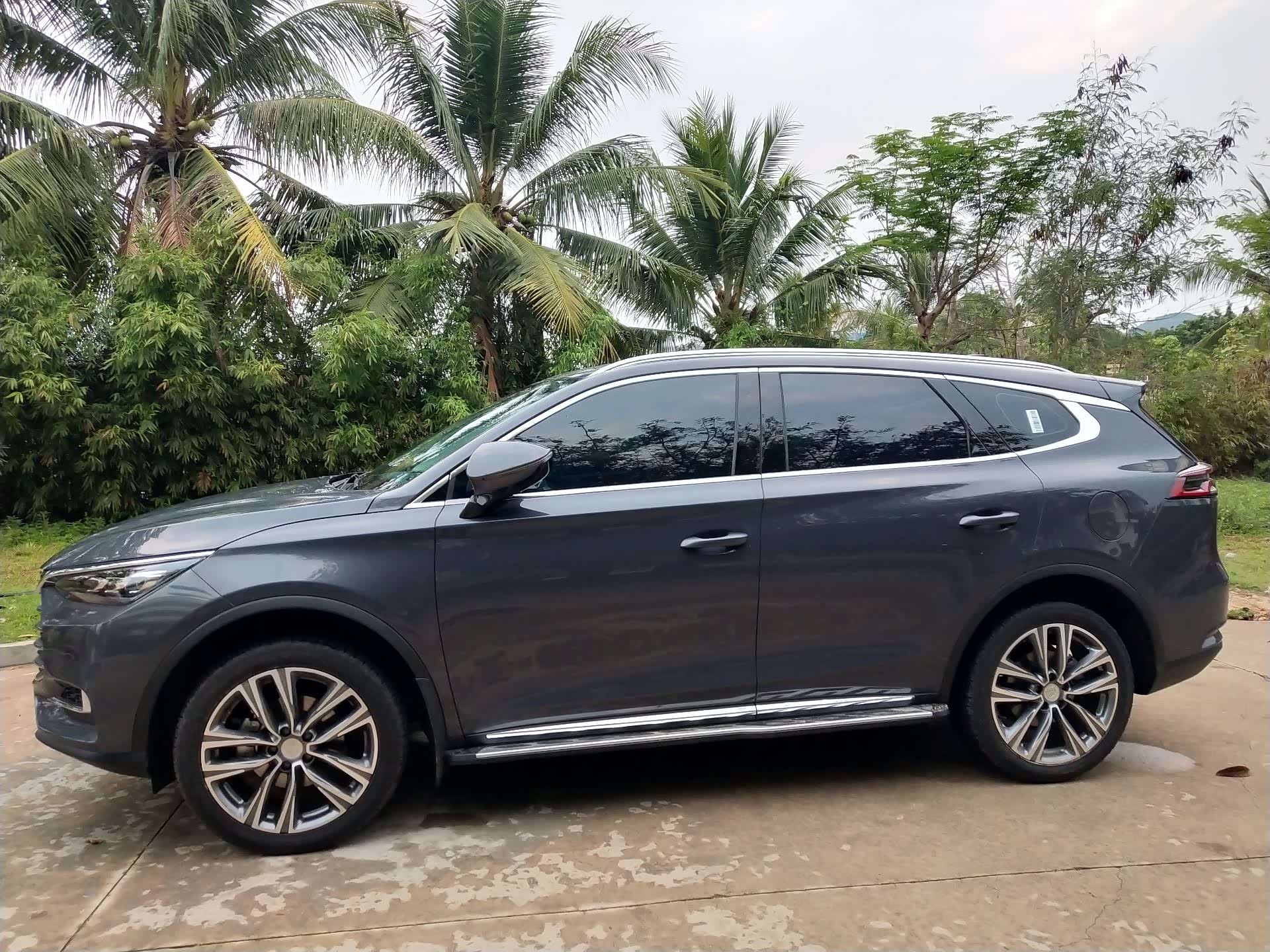 有车友能发几张实车山脉灰图片吗?