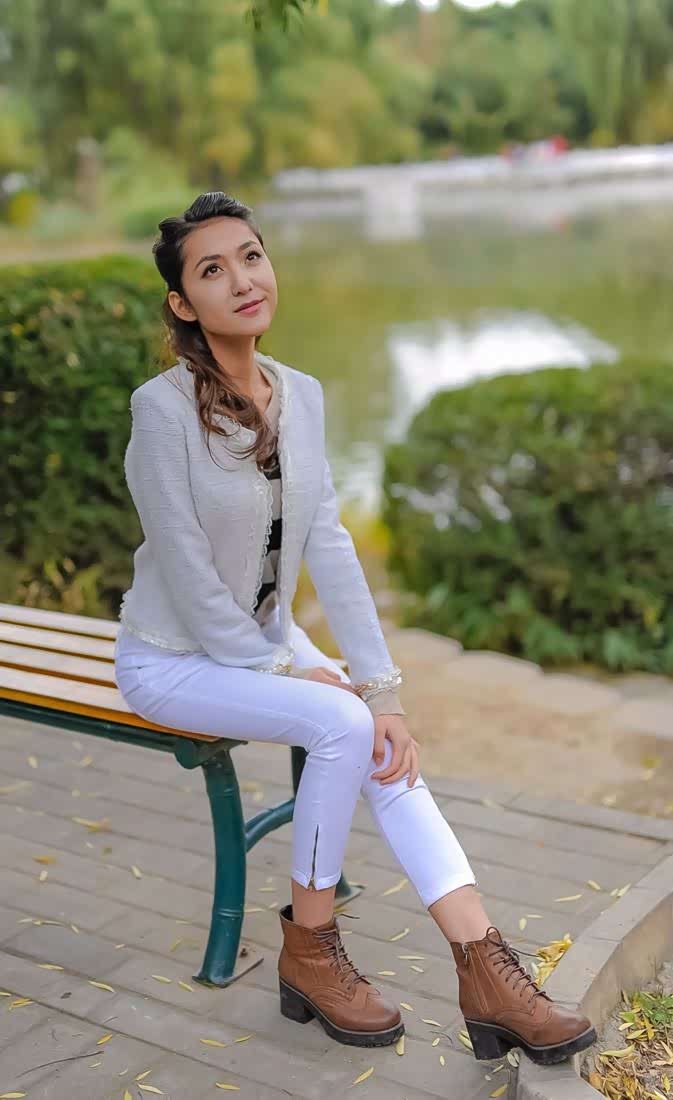 美丽的少数民族风情,美丽的民族妹子,出尘脱俗.