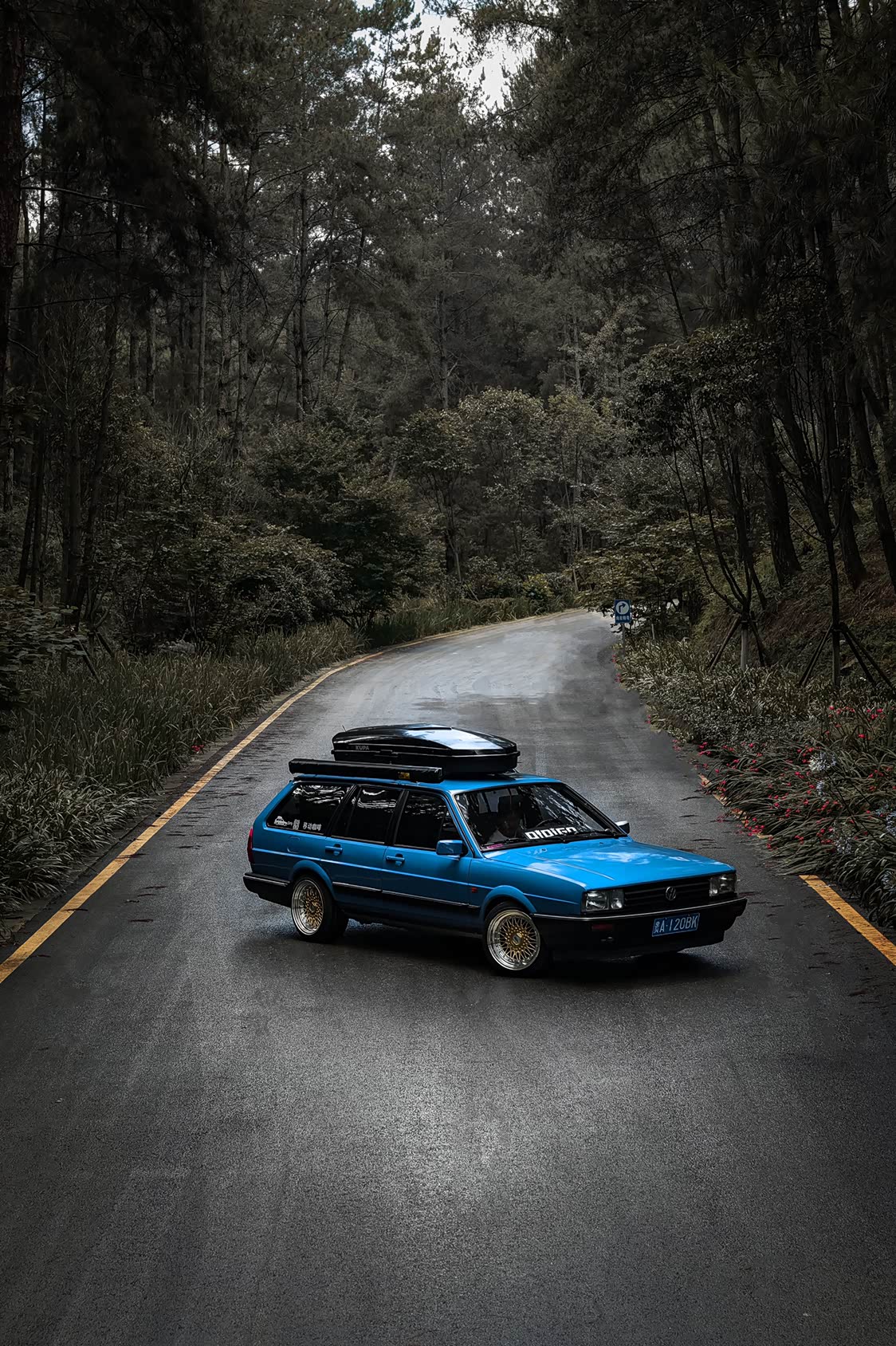 一台不一样的桑塔纳旅行车咖啡车