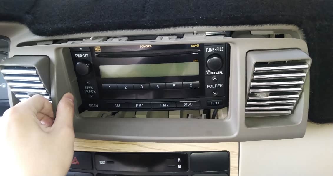 10款花冠原装cd改装aux插头