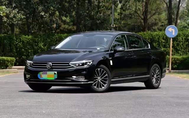 迈腾的车长达到了4865mm,车宽达到了1832mm