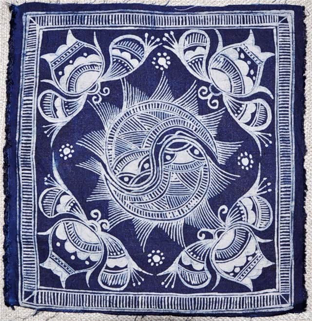 机器印染所永远代替不了,绝不重复的蜡染作品.