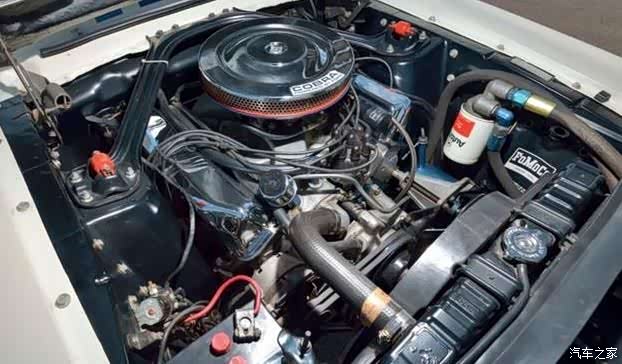 来自1967年的夜雾蓝福特mustangshelbygt500v8引擎3速变速箱