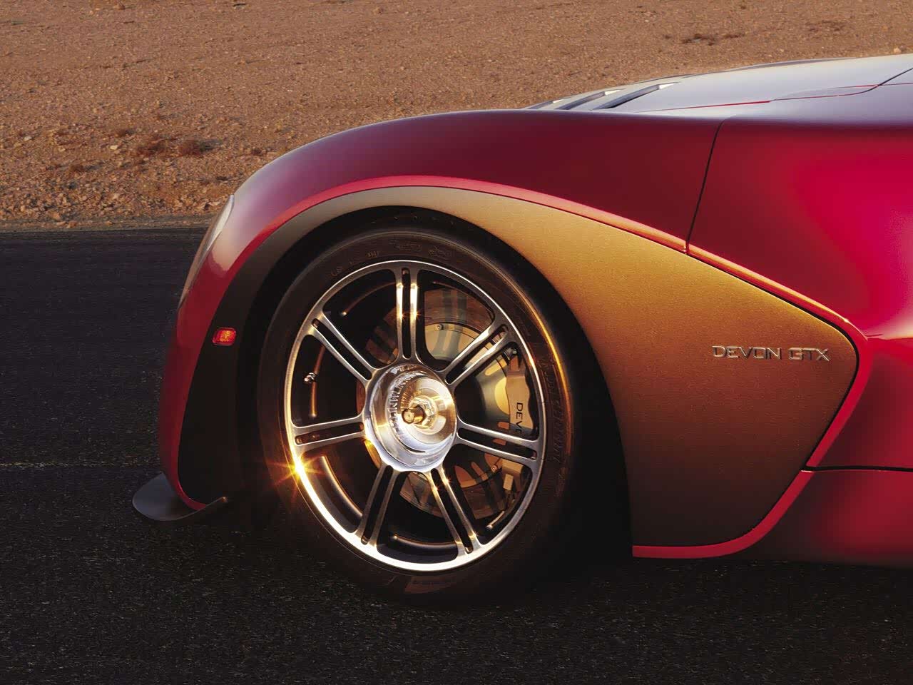 devon gtx使用了道奇蝰蛇8.4升v10发动机