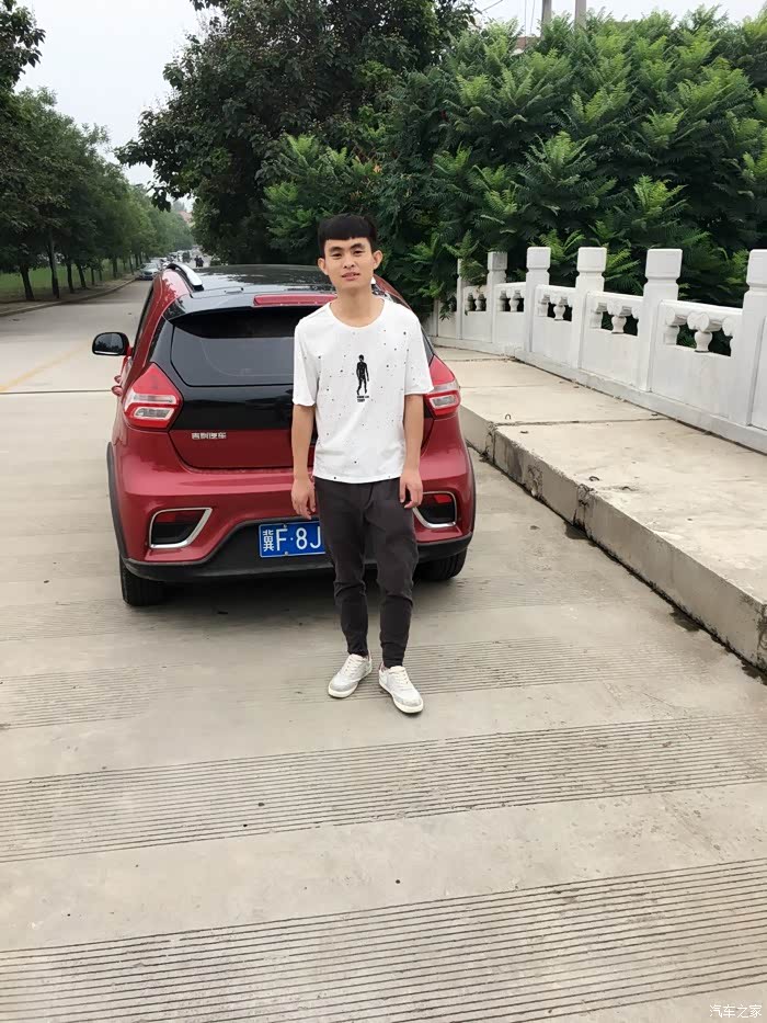 小巧玲珑小x1小巧稳重男车模