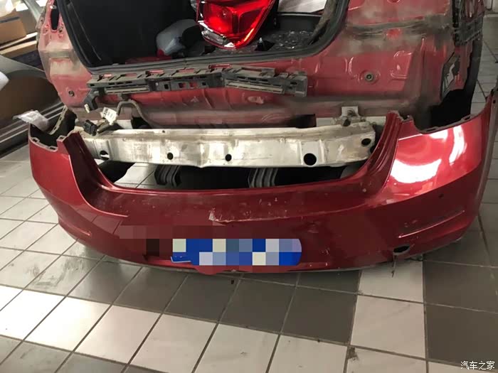 【图】被追尾了 后防撞梁这样了_迈锐宝论坛_汽车之家论坛