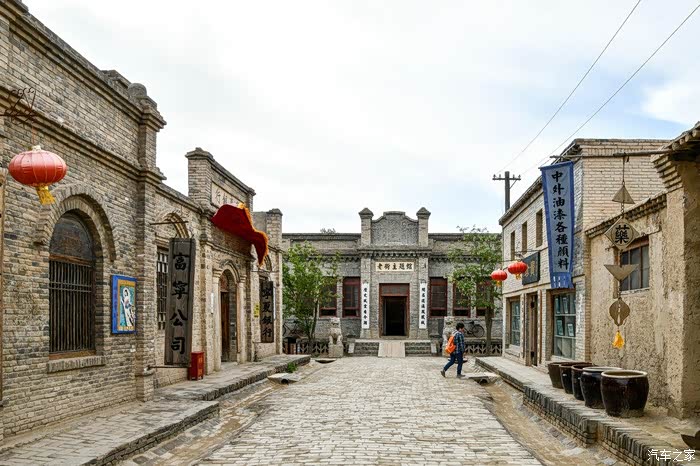 西部电影的浓缩集萃一一镇北堡西部影城老银川一条街