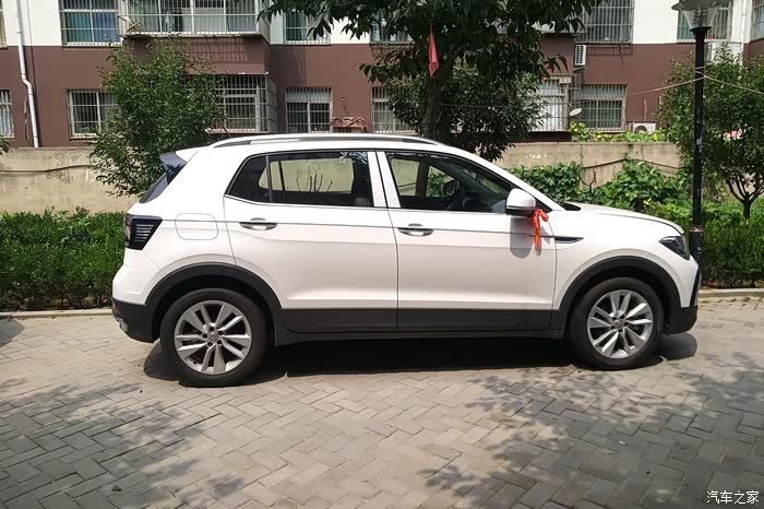 喜提白色tcross途铠开启有滋有味的小资生活