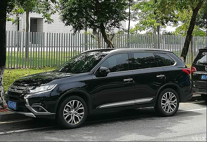 开着我的黑武士,一起去河边享受钓鱼时光吧