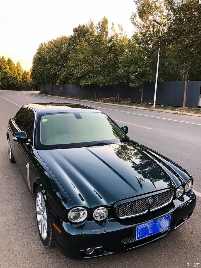 经典的英国绅士绿色雪茄捷豹xj6l皇家加长