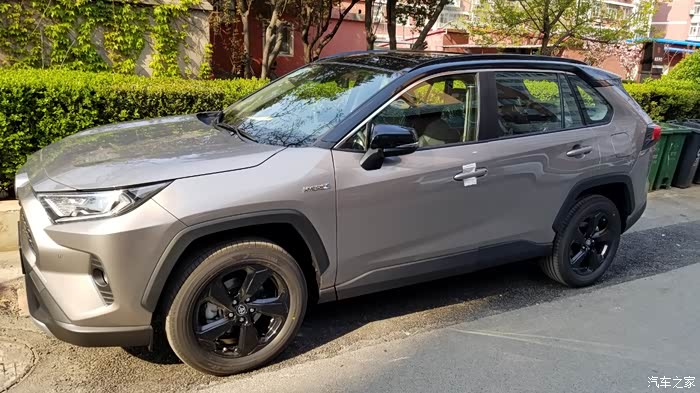 丰田荣放铂青铜色好看吗