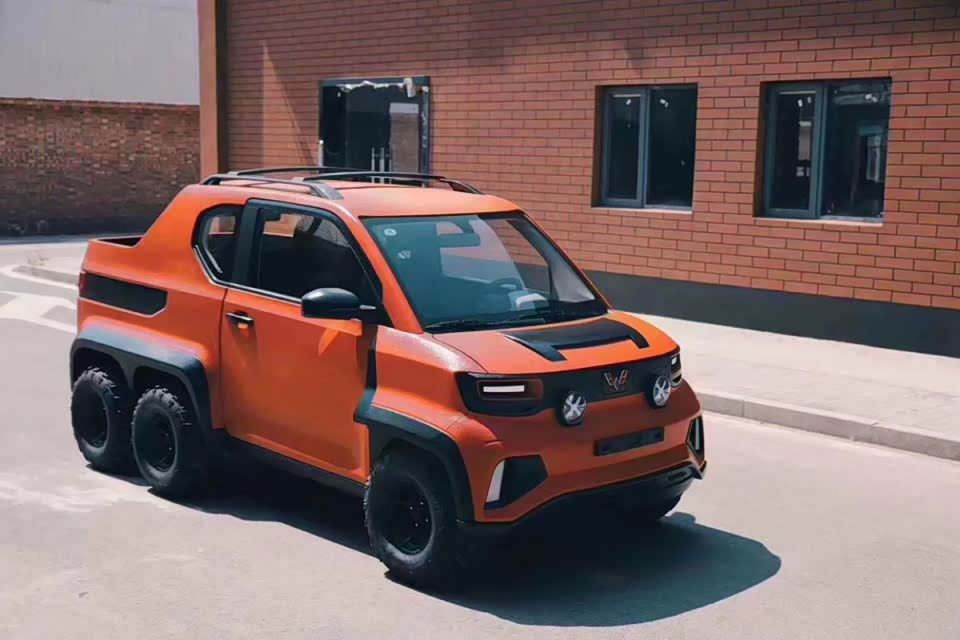 看似6x6,实则6x2,五菱宏光mini ev六轮改装版