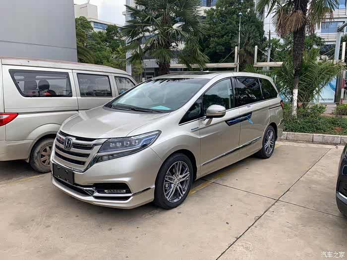 艾力绅什么颜色好看?