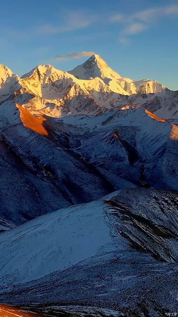 日照金山的美景