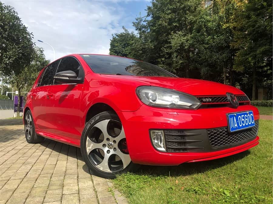 高尔夫gti红色配这个轮毂真不错