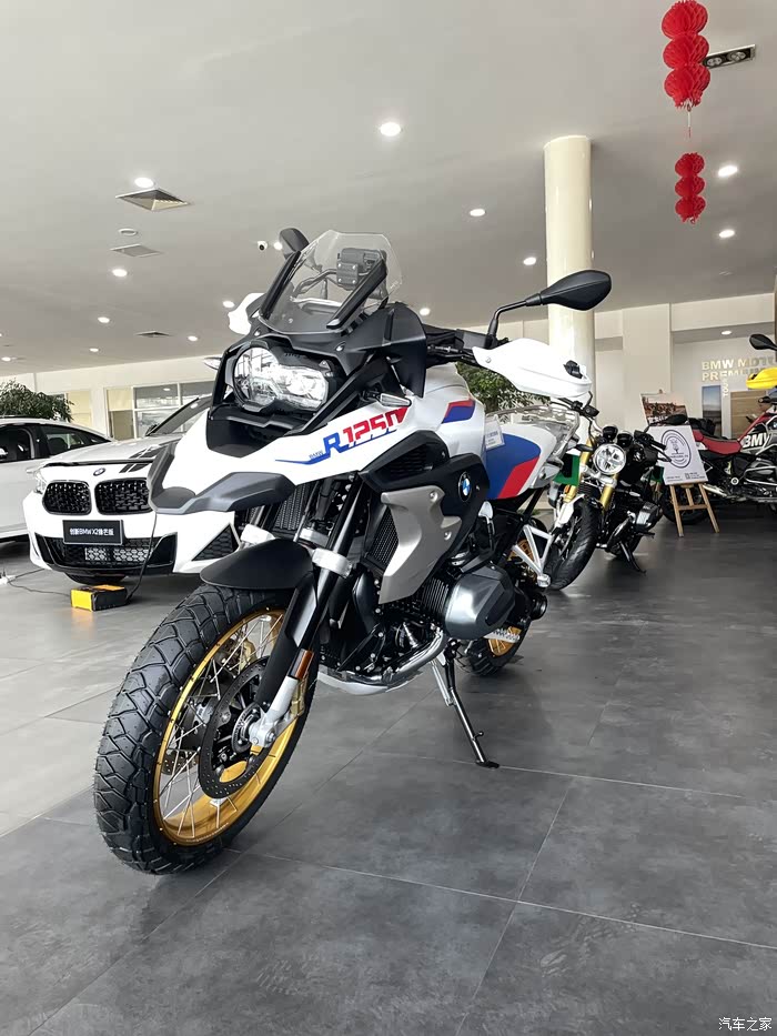 2021款宝马1250gs拉力版有提到车的吗