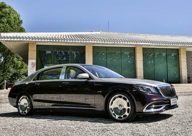全新的迈巴赫s900外观更加年轻时尚
