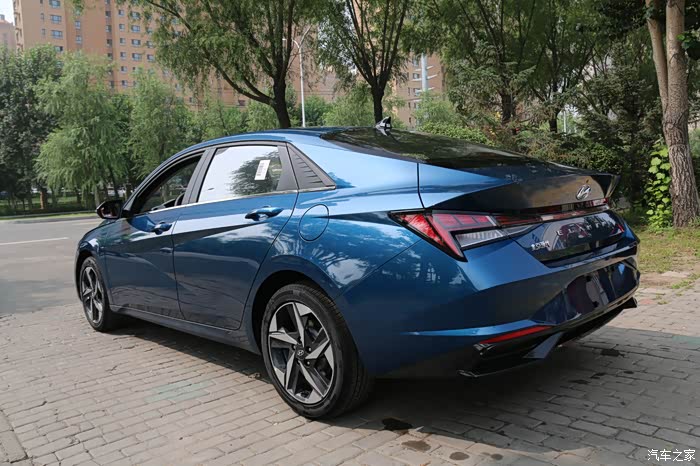 平淡生活中创造激情全新伊兰特冰海蓝精英版提车小记