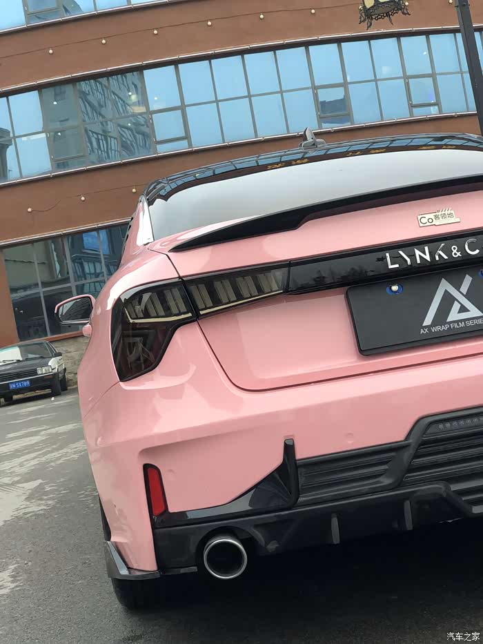 领克03(微进化)【高亮樱花粉】向都市美学致敬!