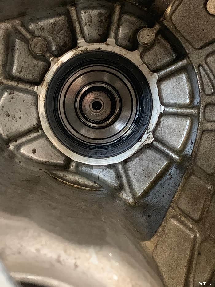 加的积碳清洗剂6711公里,换半轴油封