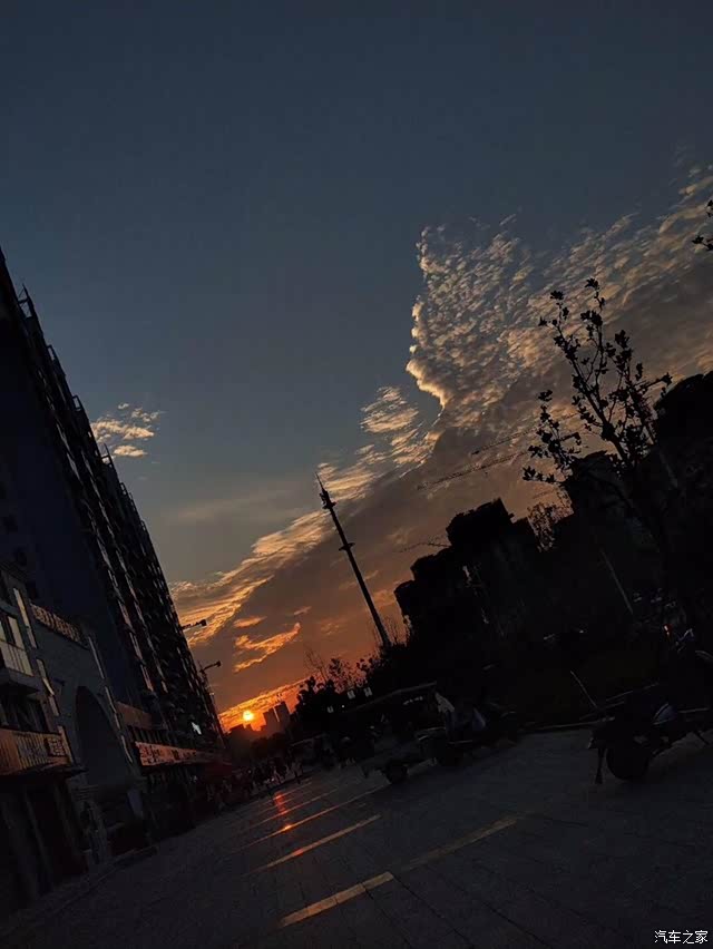 晓看天色暮看云