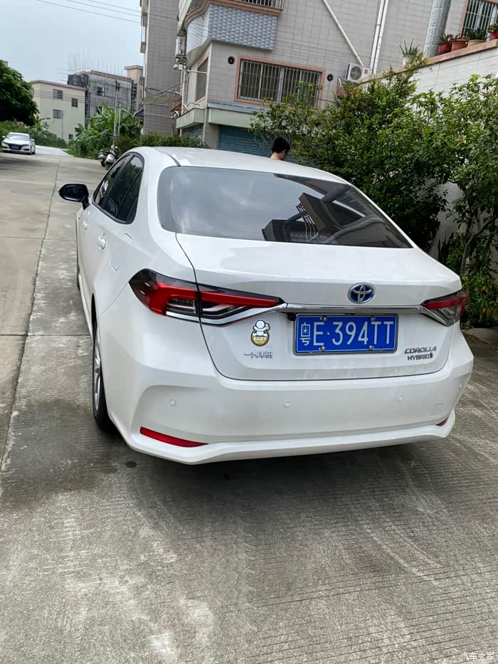 1.8l双擎卡罗拉精英版提车一个月