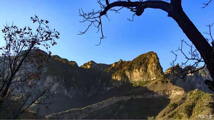 远上寒山石径斜白云深处有人家