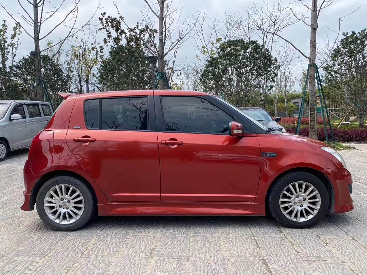 10年铃木雨燕限量版15l和13普通版本不同