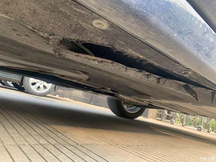 1403 | 回复: 10 宝马x3论坛 x3底盘左侧护板坏了!