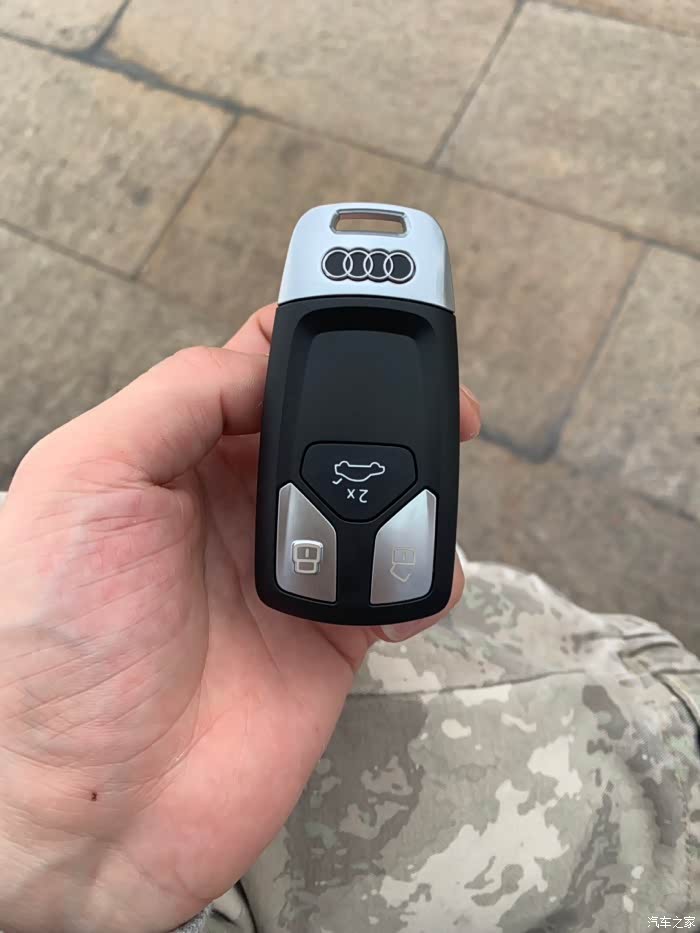 【图】提车四个月,交个19款国6作业,附单色氛围灯详解_奥迪a4l论坛