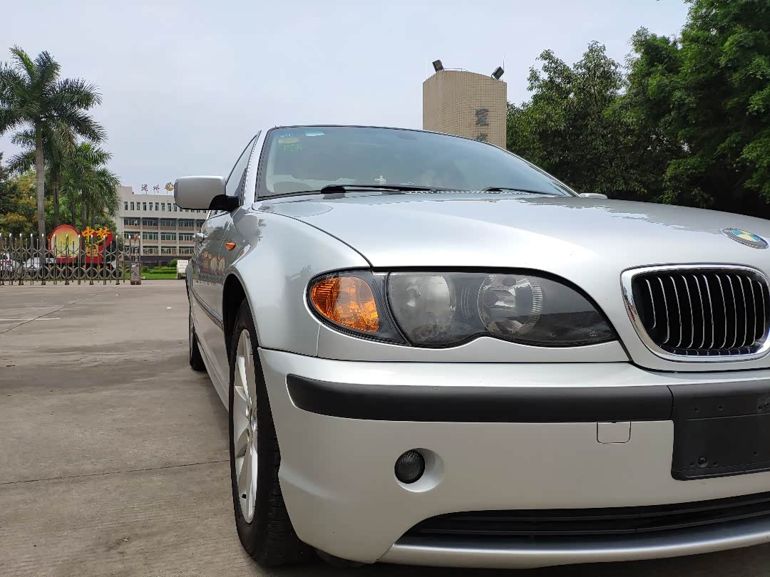 宝马e46-325i,一代精典!哈哈.