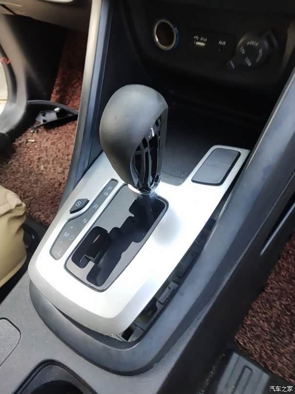 奇瑞瑞虎5自动挡的挂档头怎么拆下来.