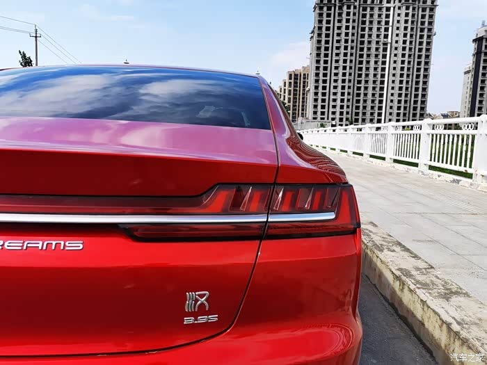 比亚迪汉用细节成就品质,都市白领家庭事业两不误!