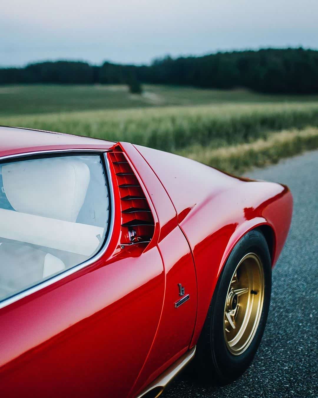 时代经典:1968兰博基尼缪拉p400