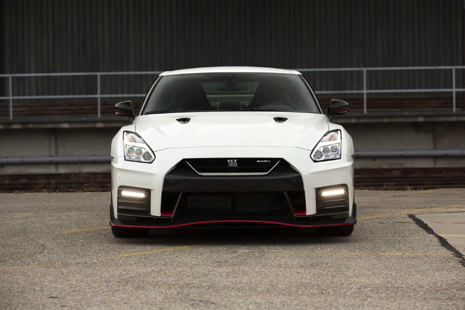 nissan gt-r nismo战神的传说,霸气十足._日产gt-r论坛_手机汽车之家