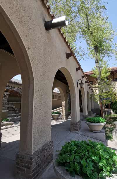 西班牙风格的拱券长廊