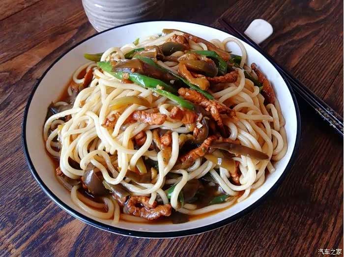 茄子肉丝面的做法