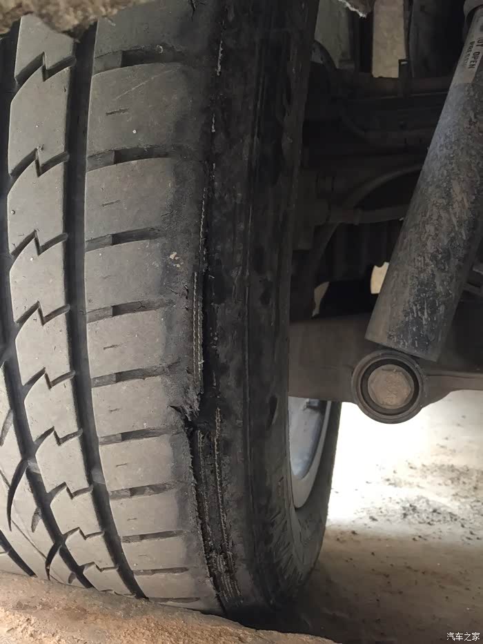 【图】后轮爆胎!_宝马x5(进口)论坛_汽车之家论坛