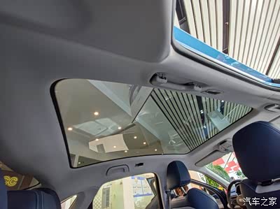 之后去到4s店终于见到了这一块全景天幕.