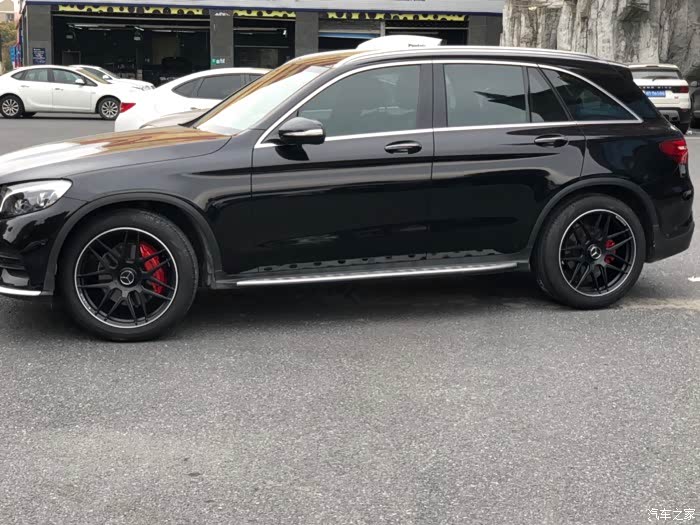 关于奔驰glc300改装glcamg63黑色轮毂