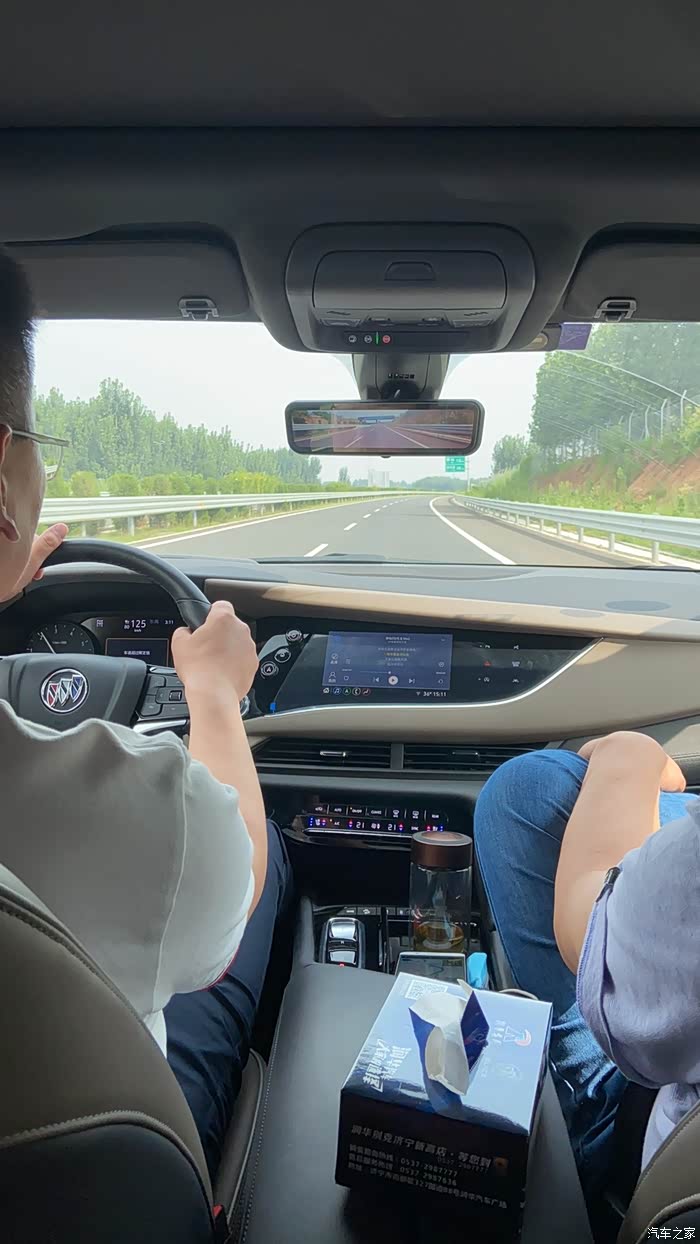 爸爸开车,哥哥是活导航,昂科旗,三个遮风挡雨安全感十足的家人