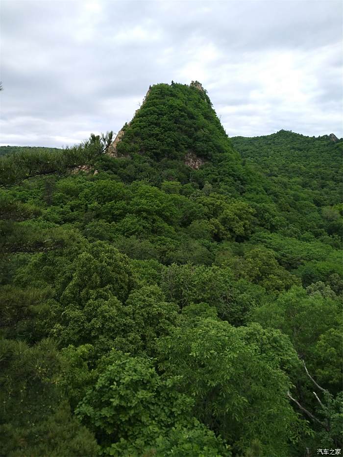 爬山也有上癮時三五好友再度打卡哈爾濱雞冠山景區