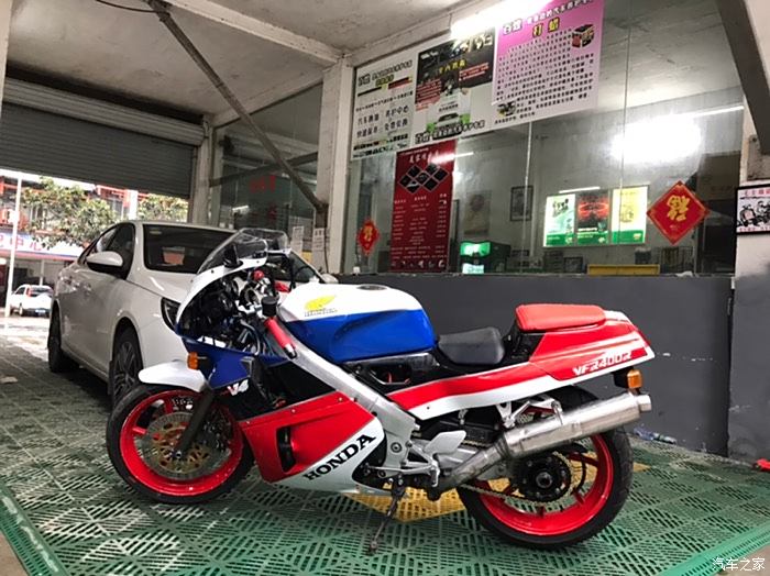 本田vfr400可謂九十年代神車