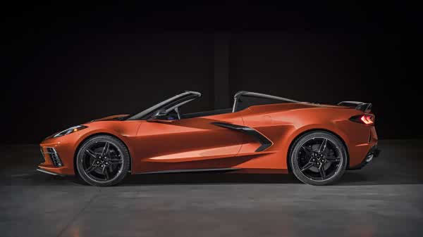 新款雪佛兰科尔维特stingray敞篷版比保时捷911更帅
