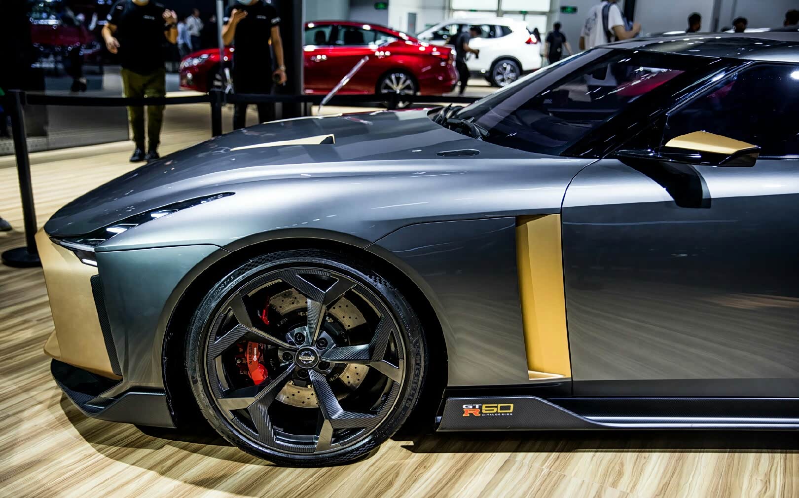 图 2020北京车展,日产gtr霸气十足.