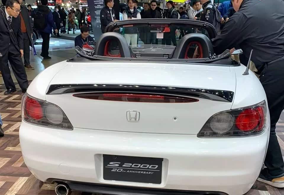 本田s2000是一款经典的fr敞篷跑车