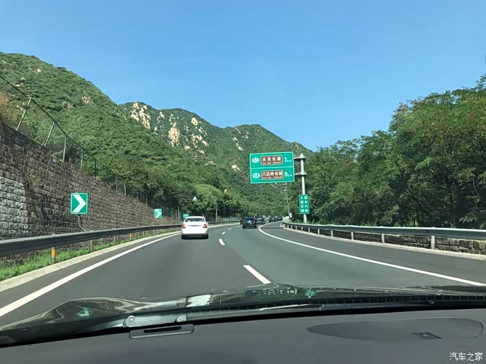 脚下,全程高速,因为周末高速的车多,要赶周末的话八达岭高速真敢挑战