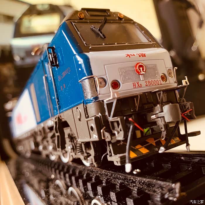 和谐2b型电力机车模型