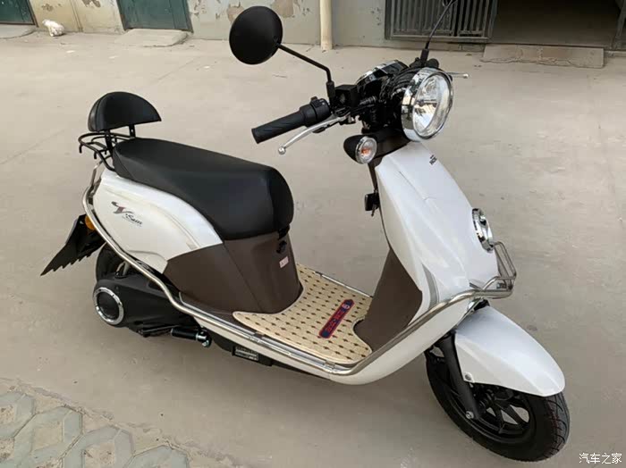 接送孩子的选择五羊本田净原电动车