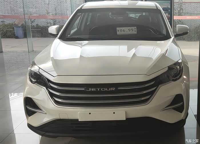 它可以看做是捷途x70系列的亲民版本,售价来到了6.49万-8.